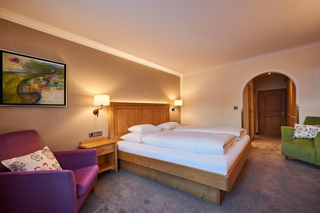 Hotel Garni Edelweiss Лех ам Алберг Екстериор снимка