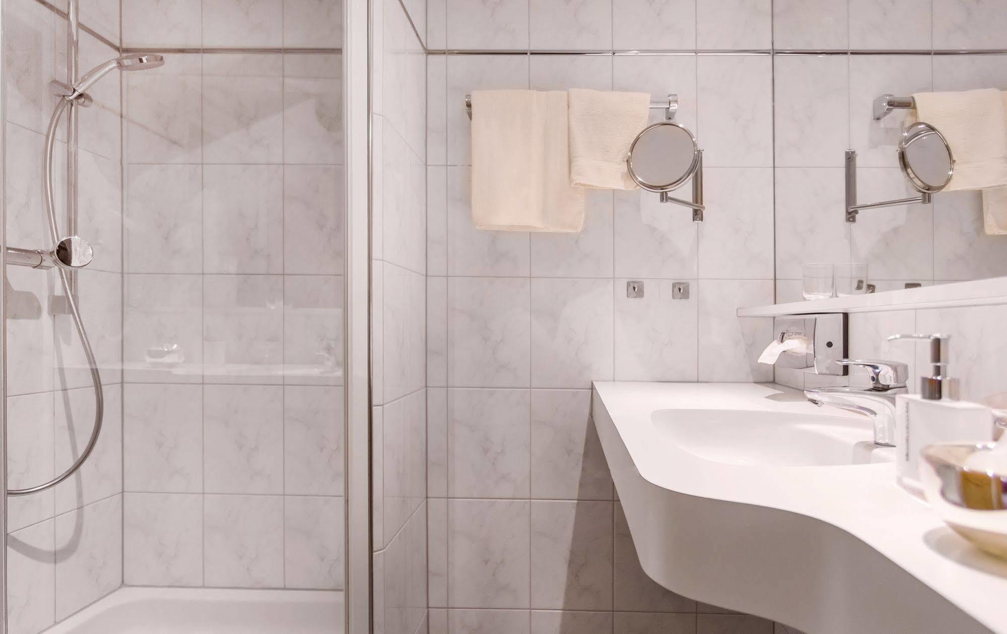 Hotel Garni Edelweiss Лех ам Алберг Екстериор снимка