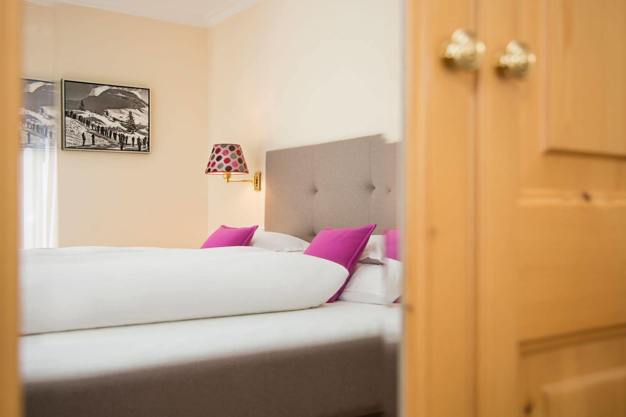 Hotel Garni Edelweiss Лех ам Алберг Екстериор снимка